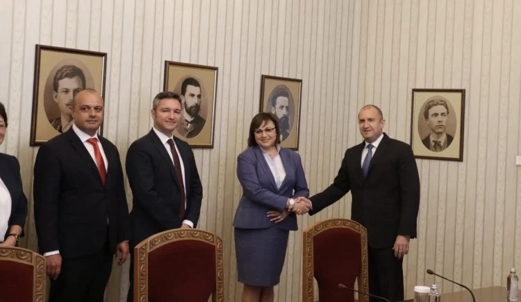 Корнелия Нинова