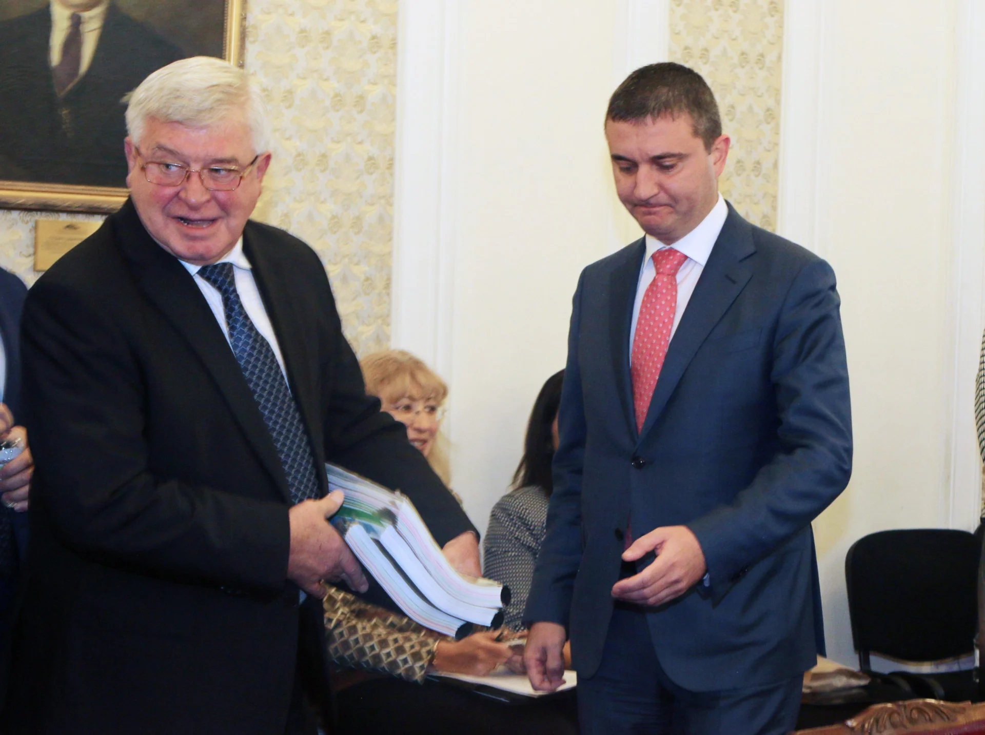 Парламент комисия по бюджет и финанси Кирил Ананиев Владислав Горанов