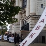 Студенти на протеста за оставка на Борисов и Гешев пред СУ