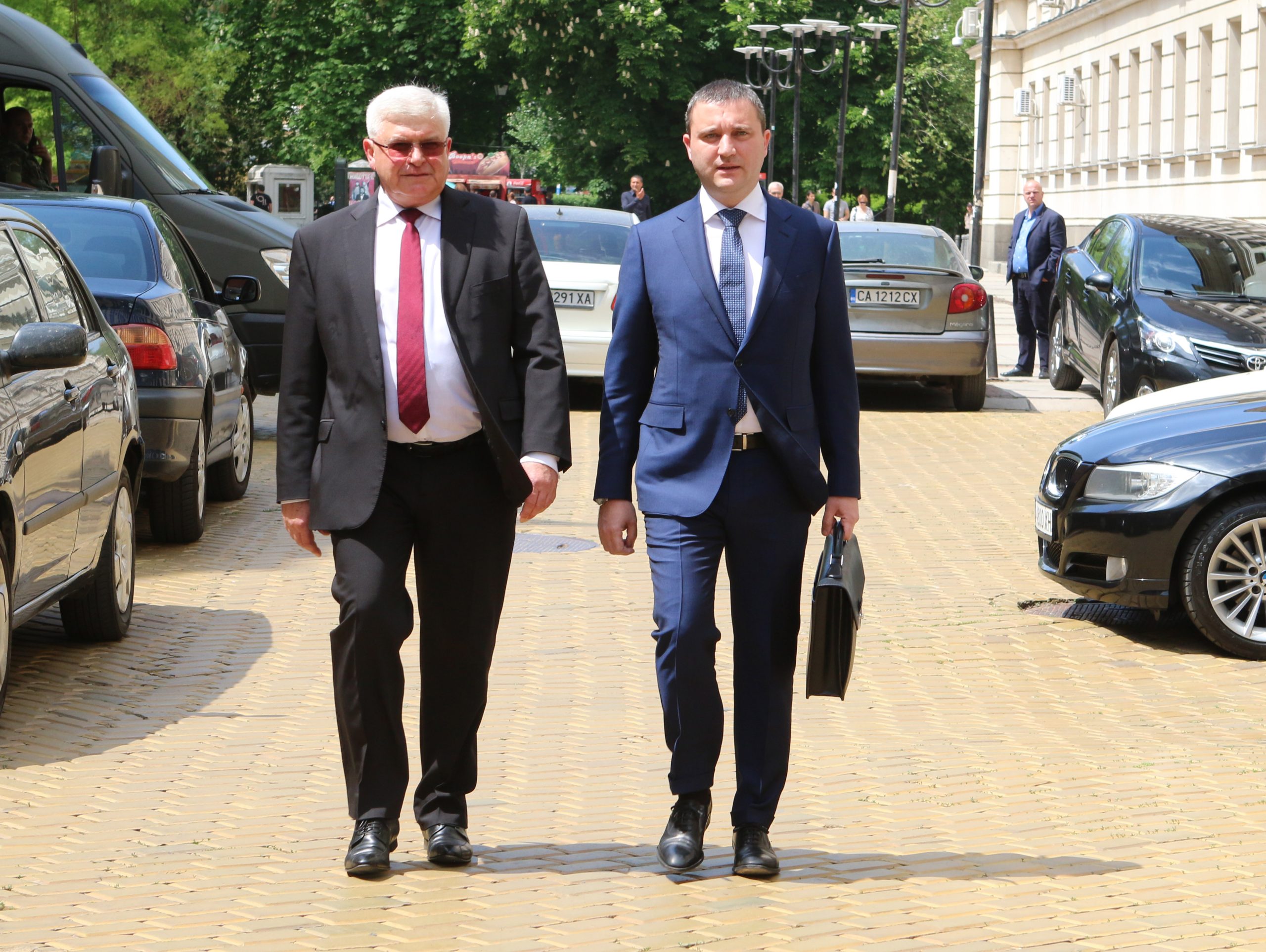 Смяна на министри министерство на финансите Кирил Ананиев Владислав Горанов