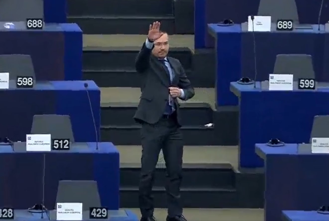ангел джамбазки нацистки поздрав европарламент