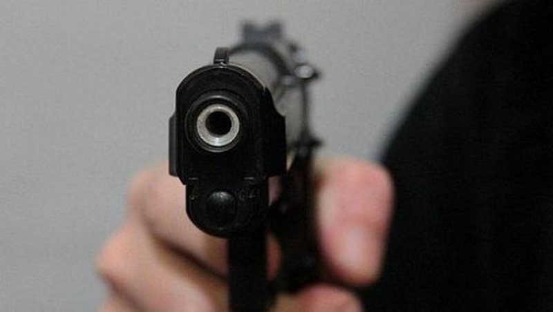 Ромео от Димитровград поиска Жулиета с пищов, майка й го наби