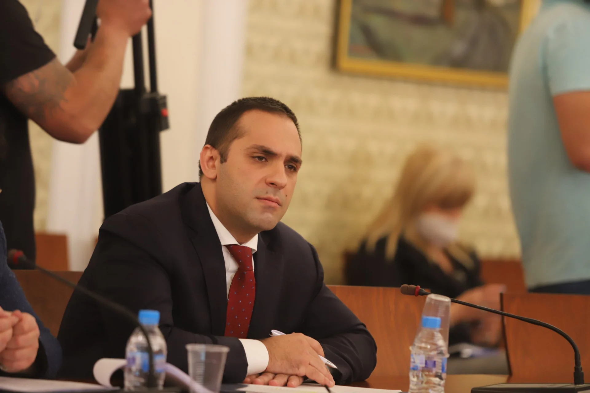 Парламент Икономическа комисия Емил Караниколов
