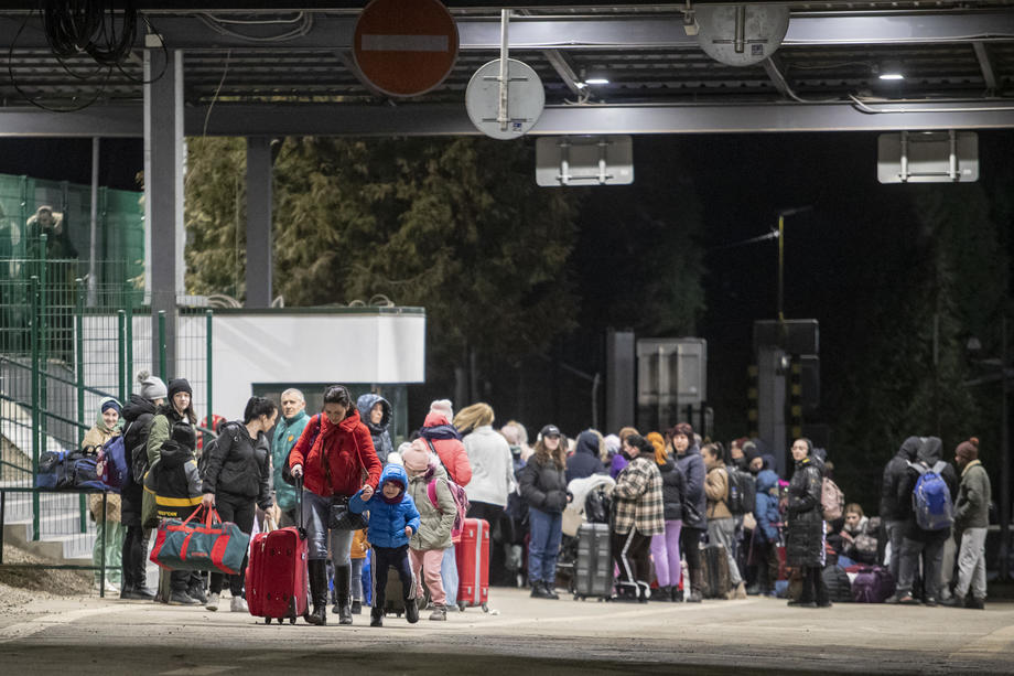 бегълци украински бежанци украйна