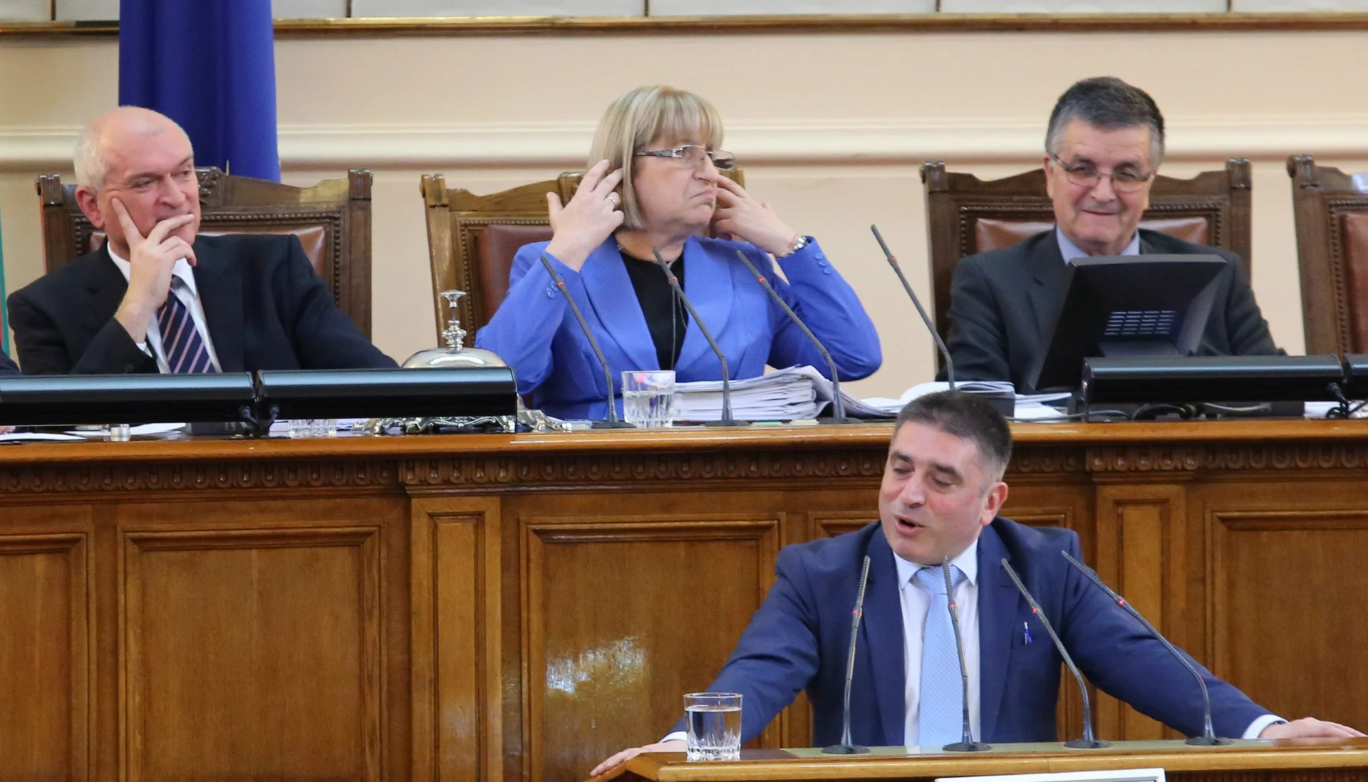 Парламент Цецка Цачева