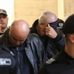 Съдът остави в ареста двамата служители на ИААА, поискали подкуп от екипа на Роби Уилямс