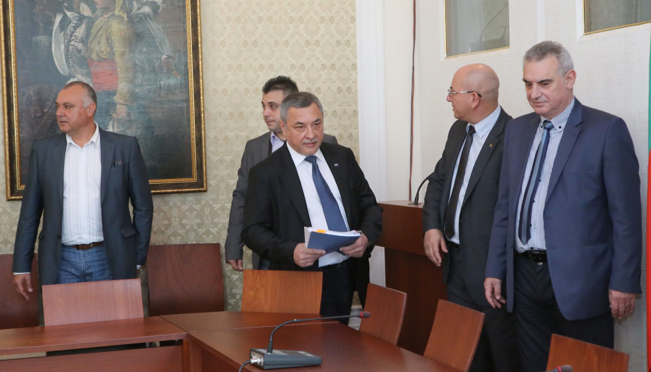 Парламент Патриотичен фронт пресконференция