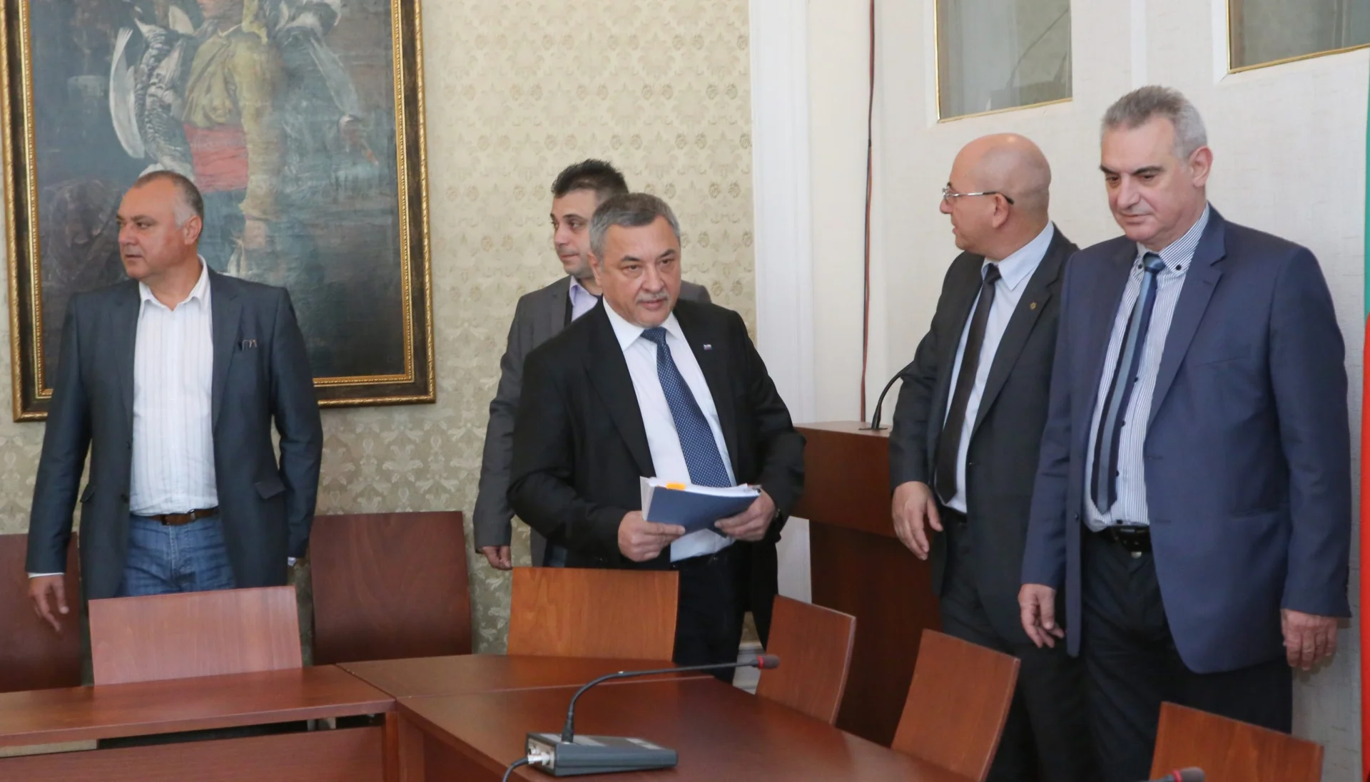 Парламент Патриотичен фронт пресконференция