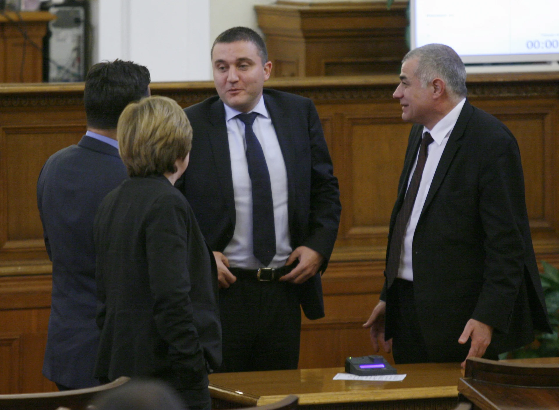 Парламент - контрол Владислав Горанов мин. на финансите