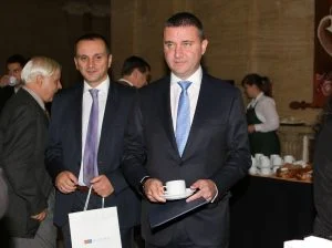 Конференция „Мирен договор за българските пътища“ е организирана от Асоциацията на българските застрахователи (АБЗ) Владислав Горанов