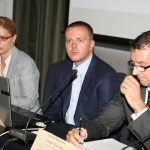 Институтът за пазарна икономика и Световната банка организират дискусия на тема „Справяне с бедността: Осигуряване на ефективни политики и увеличаване на капацитета на институциите”.  Светла Костадинова - ИПИ Петър Ганев - ИПИ Сандор Карачони - Световна банка