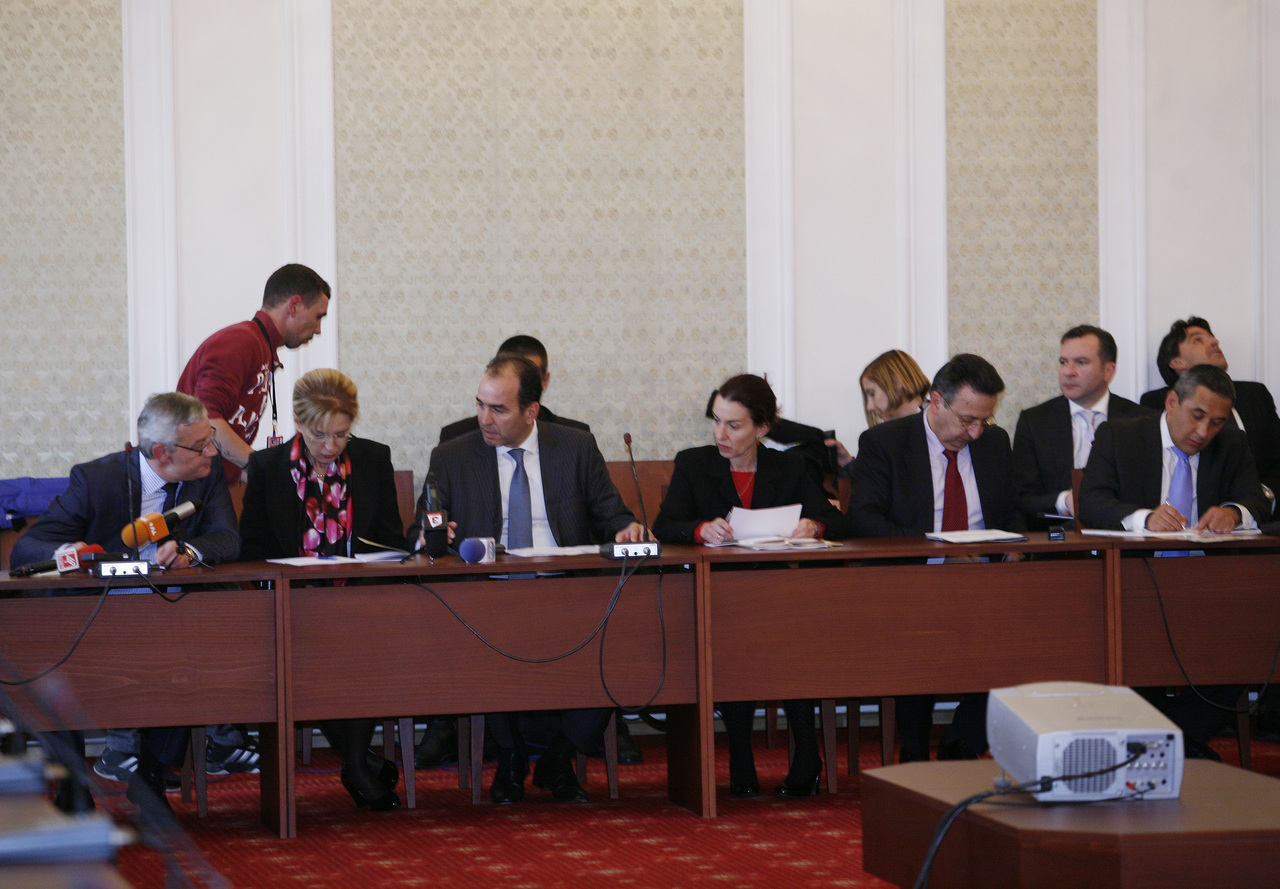 ПарламентПърво заседание на временната комисия по бюджет и финанси. Бяха разгледани докладът на БНБ за КТБ