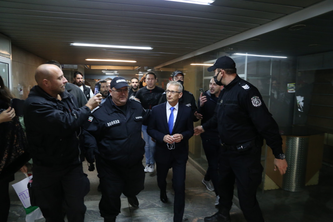 проф. Николай Денков