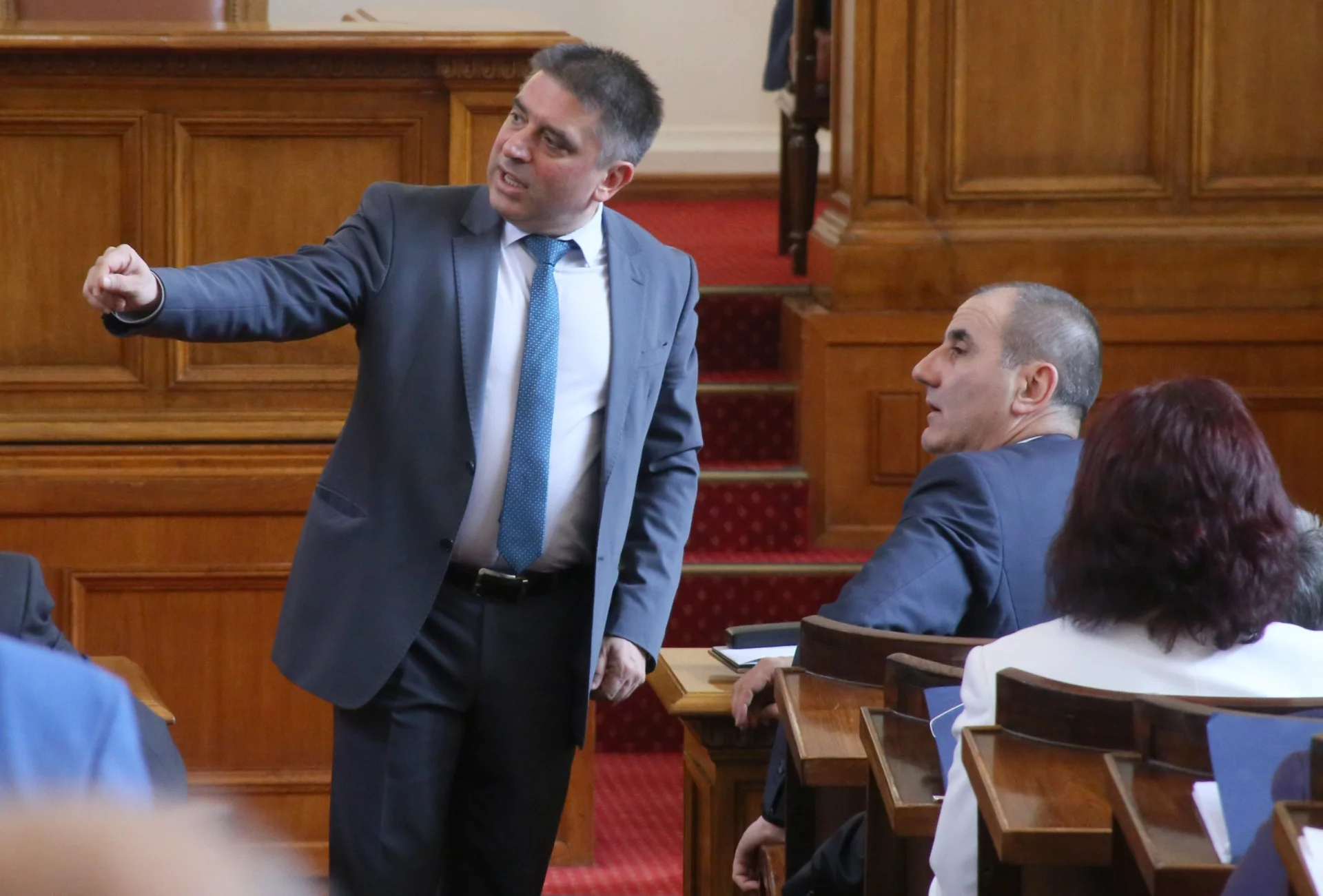Парламент Данаил Кирилов