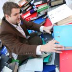 Министерски съветПапки с подписи срещу дейността на правителството организирани от ДСБ и ГЕРБ