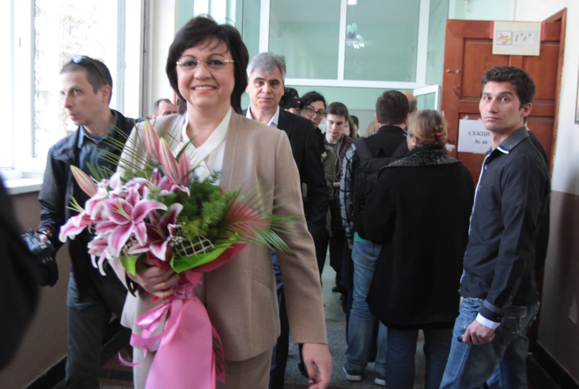 Парламентарни избори гласуване Корнелия Нинова