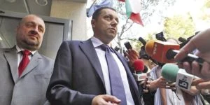 Шефът на комисията Ясен Тодоров не споделя ентусиазма на депутата Яне Янев.