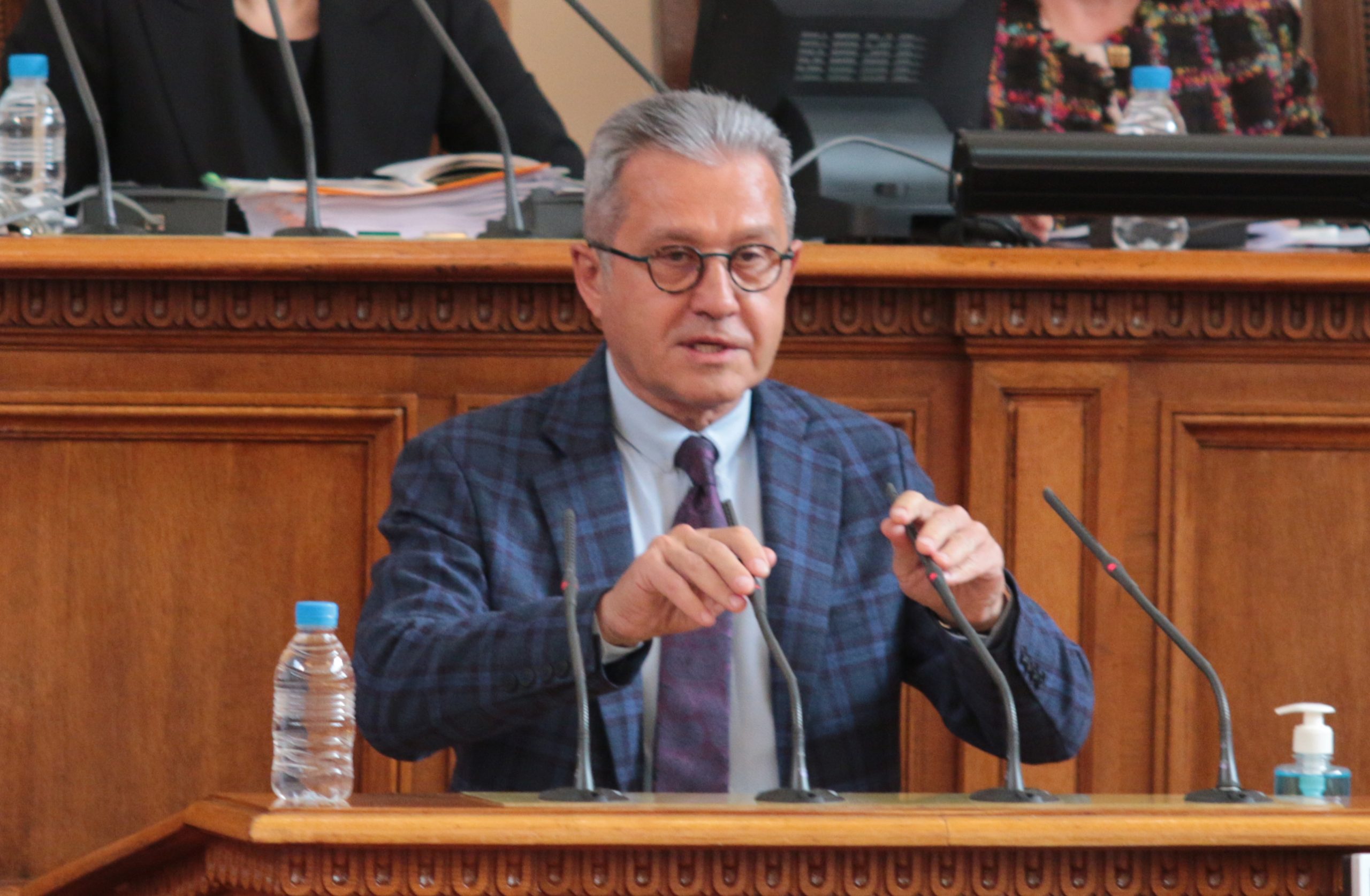 Парламент Йордан Цонев