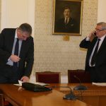 Парламент Ивайло Калфин - министър на труда и социалната политика Николай Николов - бивш директор на НОИ