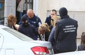 Арестувана кметица на Младост 3 Десислава Иванчева за взимане на подкуп полиция