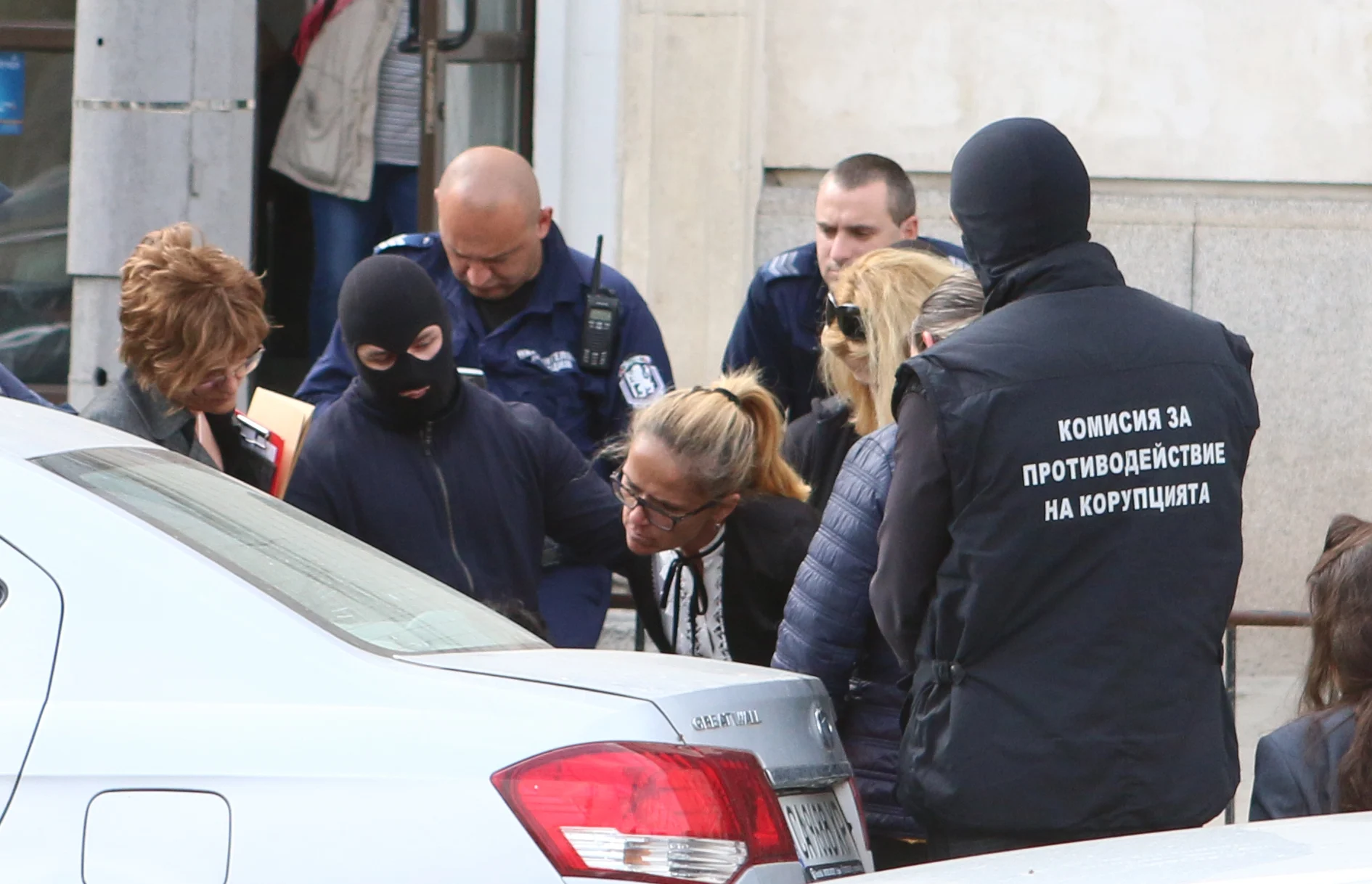 Арестувана кметица на Младост 3 Десислава Иванчева за взимане на подкуп полиция