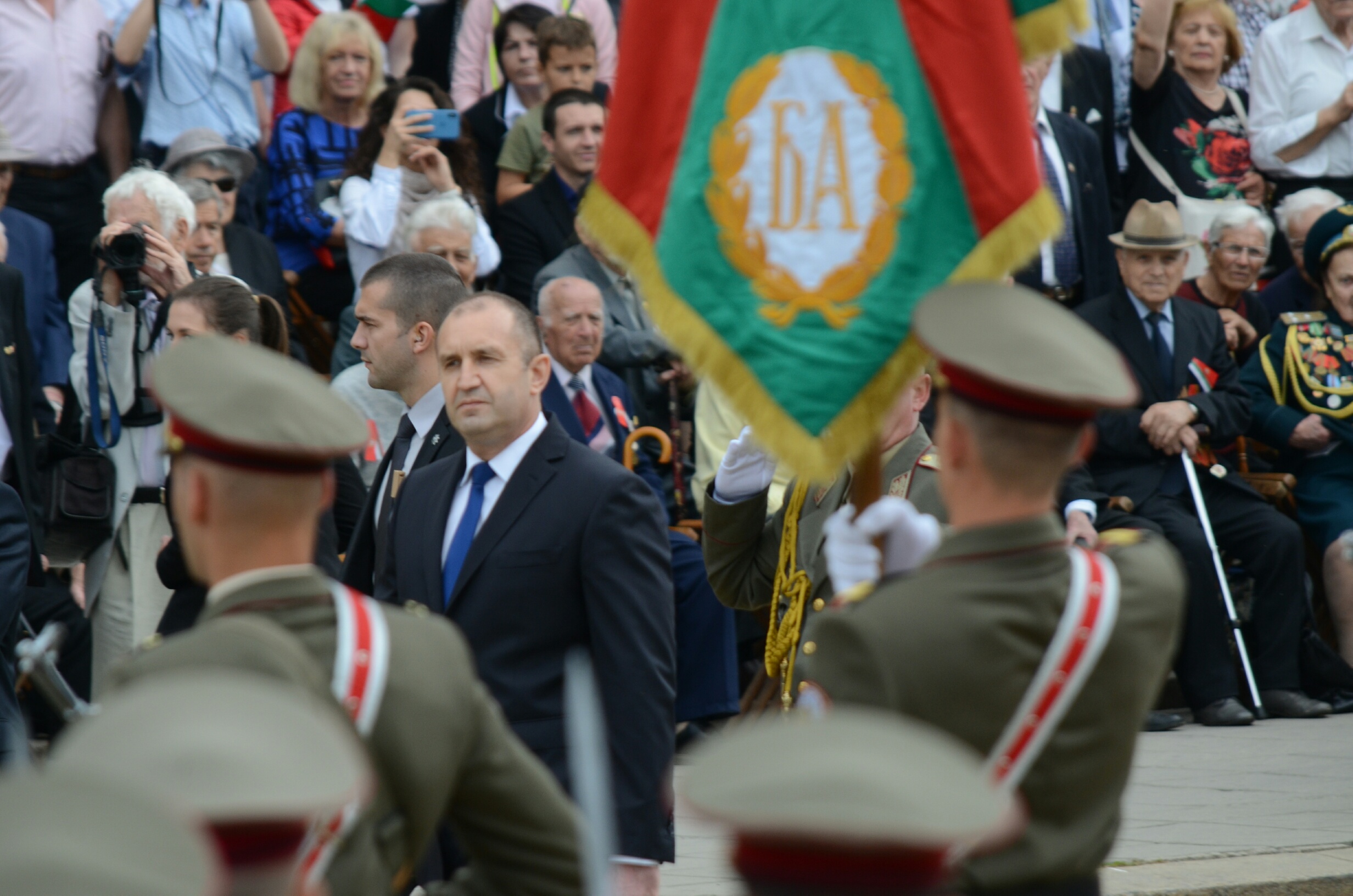 Военен парад на гергьовден празник на българската армия...