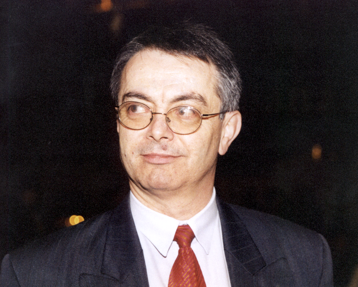 Максим Сираков