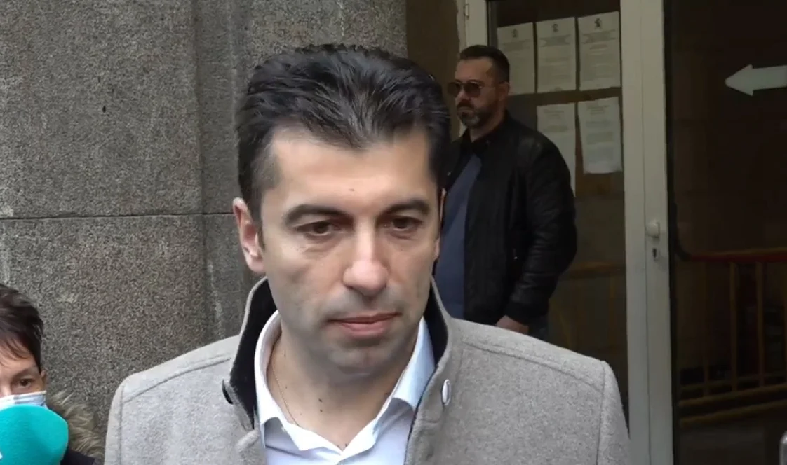 Избори Кирил Петков гласува