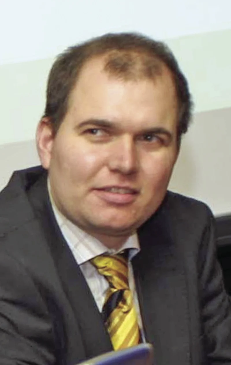 Владислав Панев