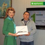 Диана Митева банка ДСК награждава 1 едномилионният потребител на електронното банкирене