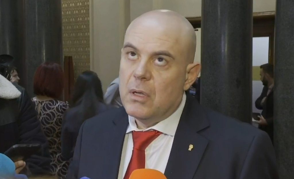 Парламент Иван Гешев