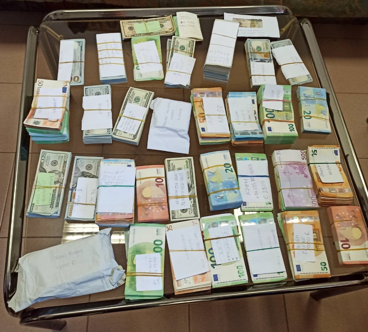 контрабанда валута