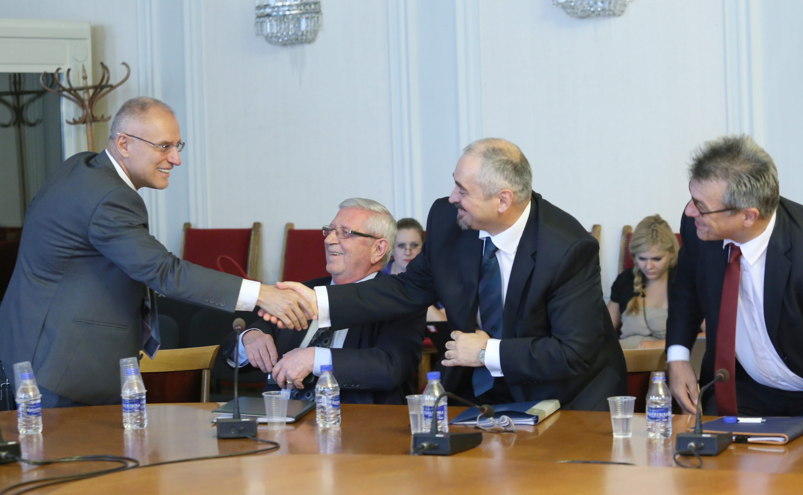 Парламент комисия по бюджет и финанси. Изслушване на кандидатите за управител на Българската народна банка. Димитър Радев