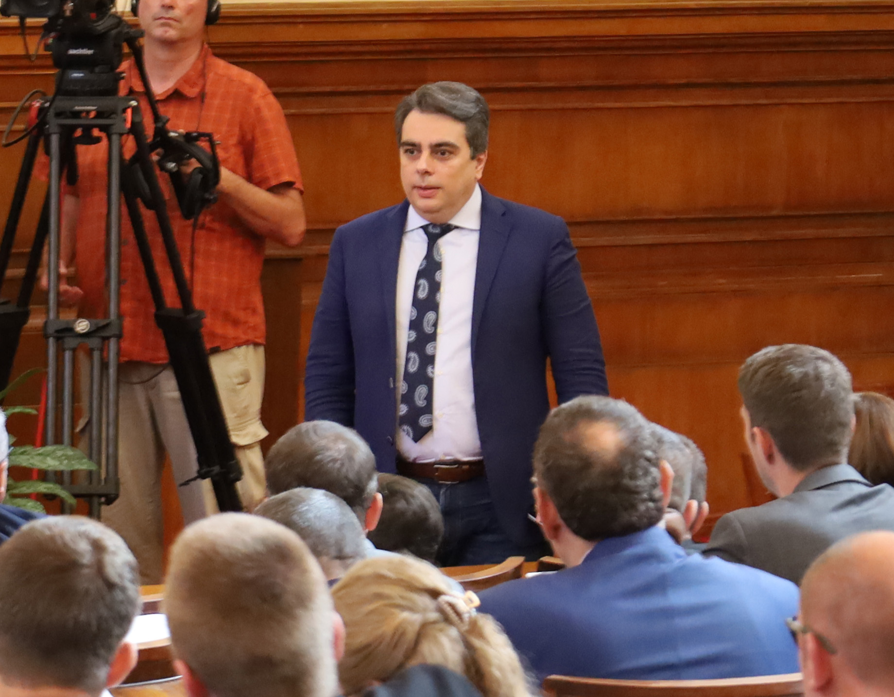 Парламент държавен бюджет Асен Василев