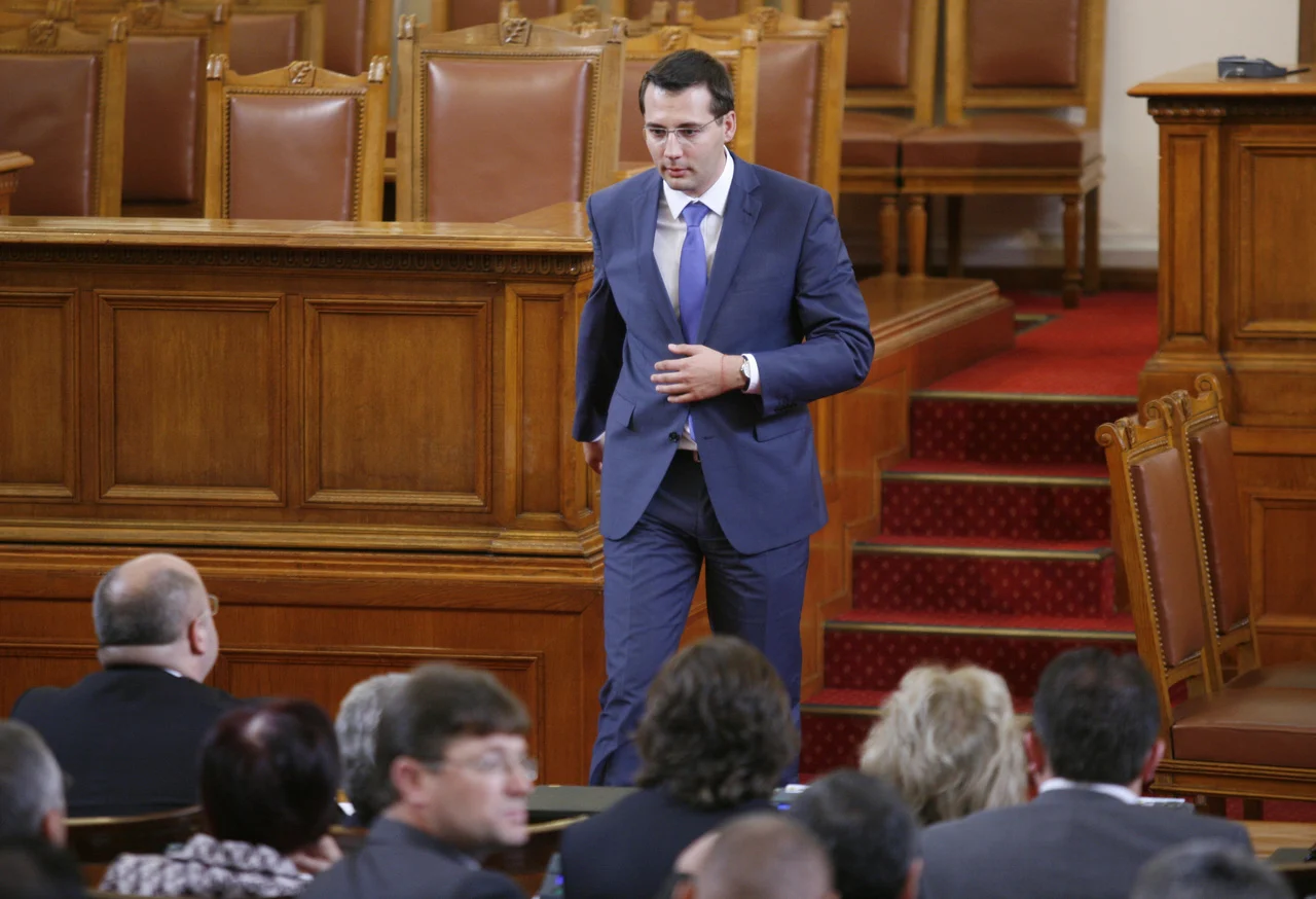 ПарламентКлетва на Станислав Анастасов за мин. на околната среда и водите