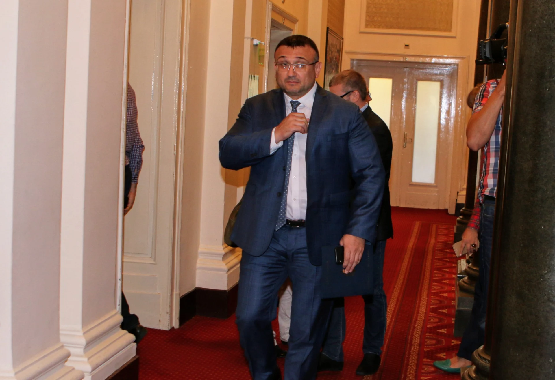 Парламент Младен Маринов