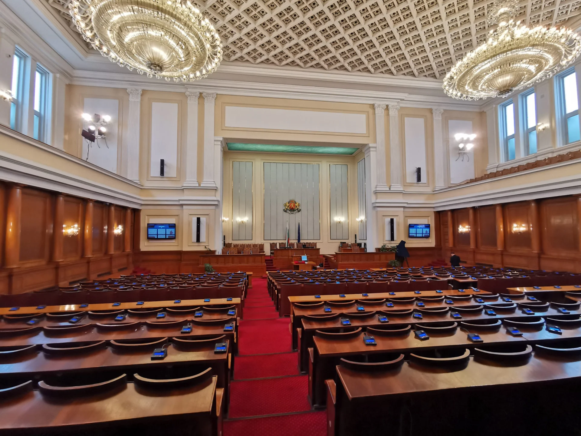 Парламент Пленарна зала
