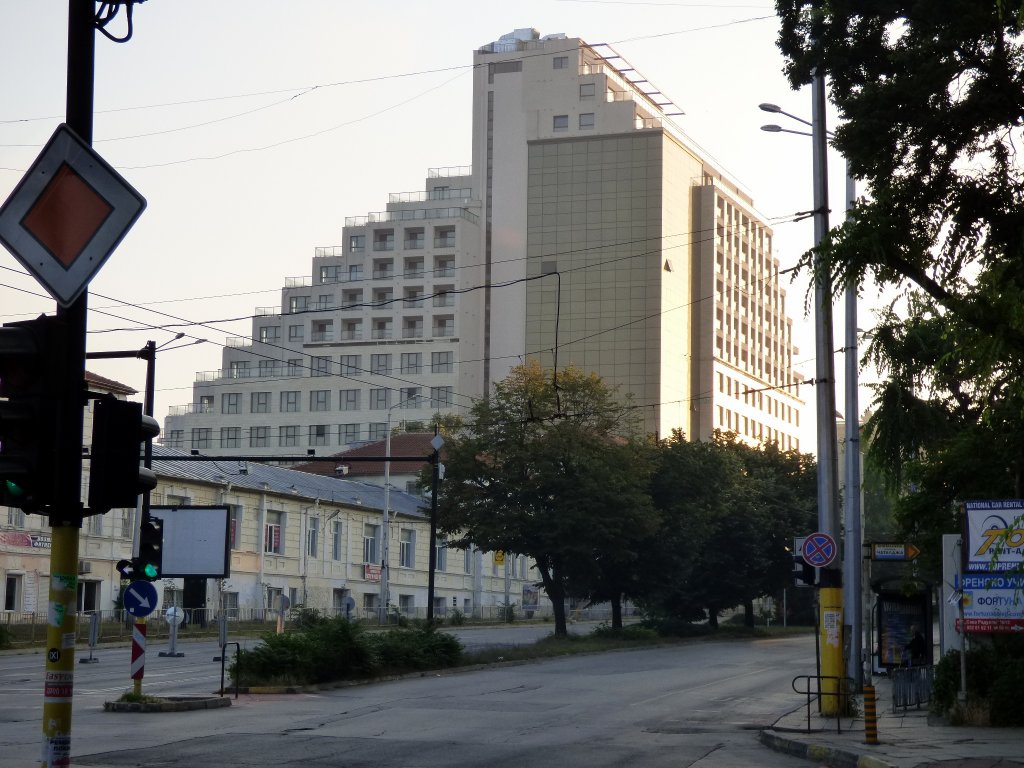 Оркид Гардънс Варна