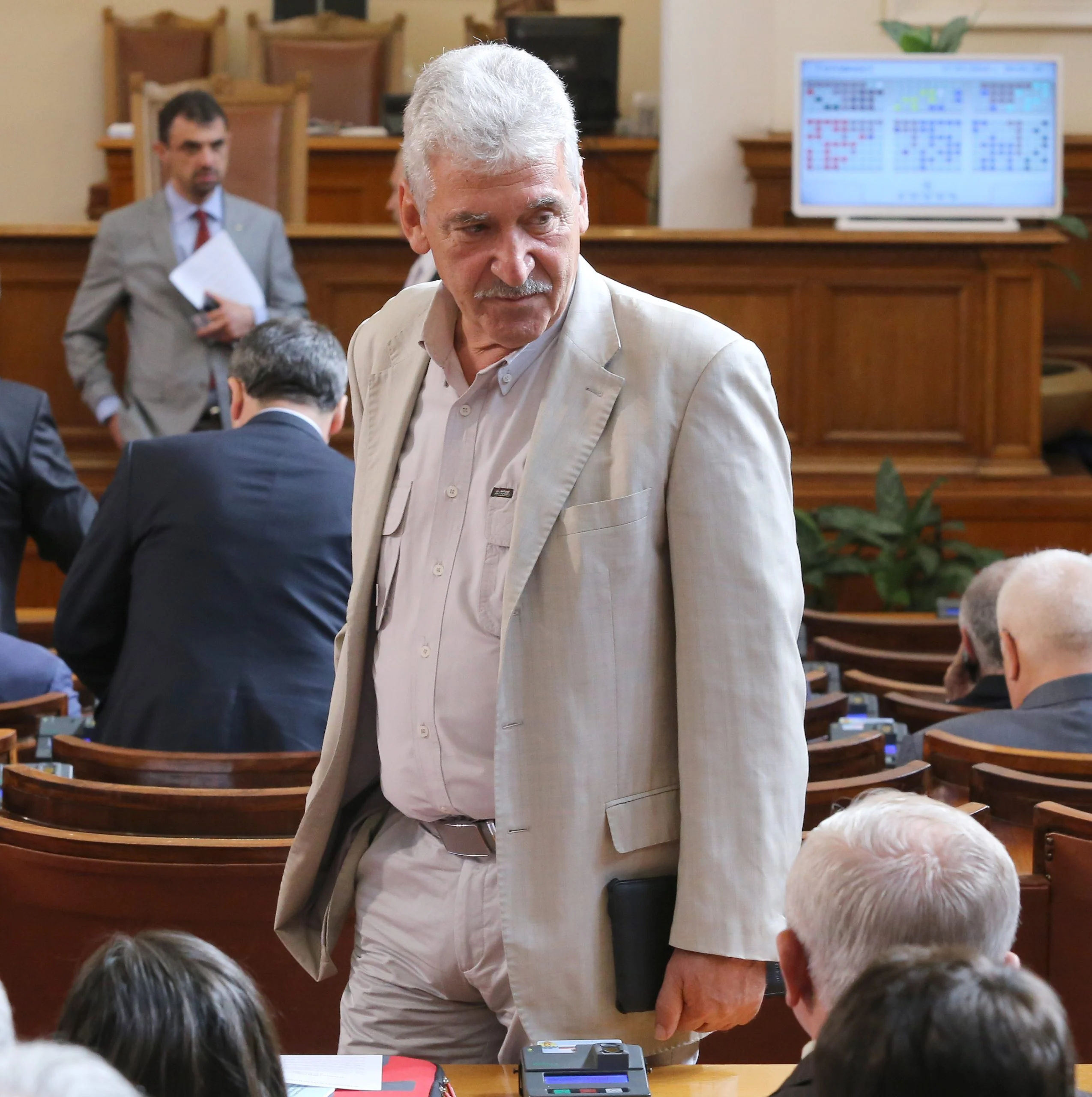 Парламент Красимир Велчев