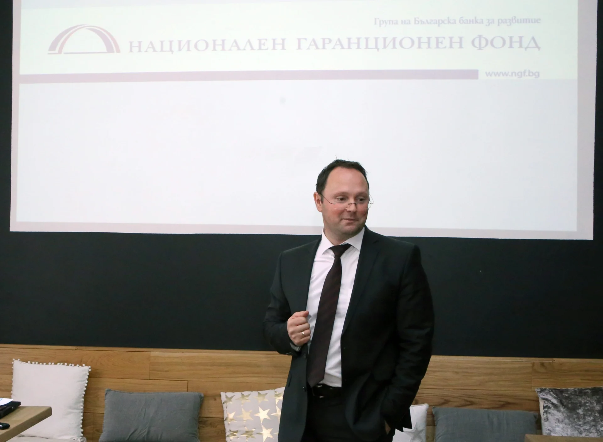 Националния гаранционен фонд представи трета програма за собствен риск. Самуил Шидеров изп. директор на НГФ и Александър Георгиев прокурист на НГФ
