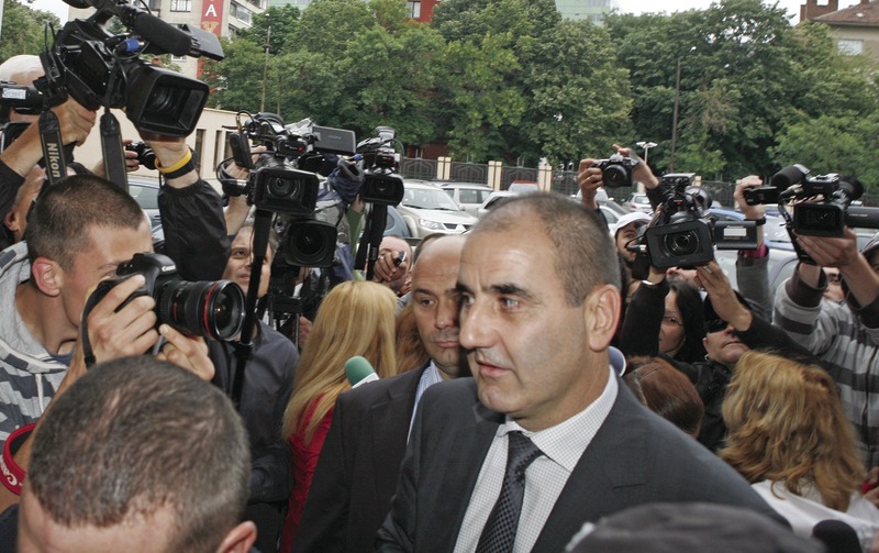 Бившият МВР-шеф Цветан Цветанов чинно се явява в спецпрокуратурата