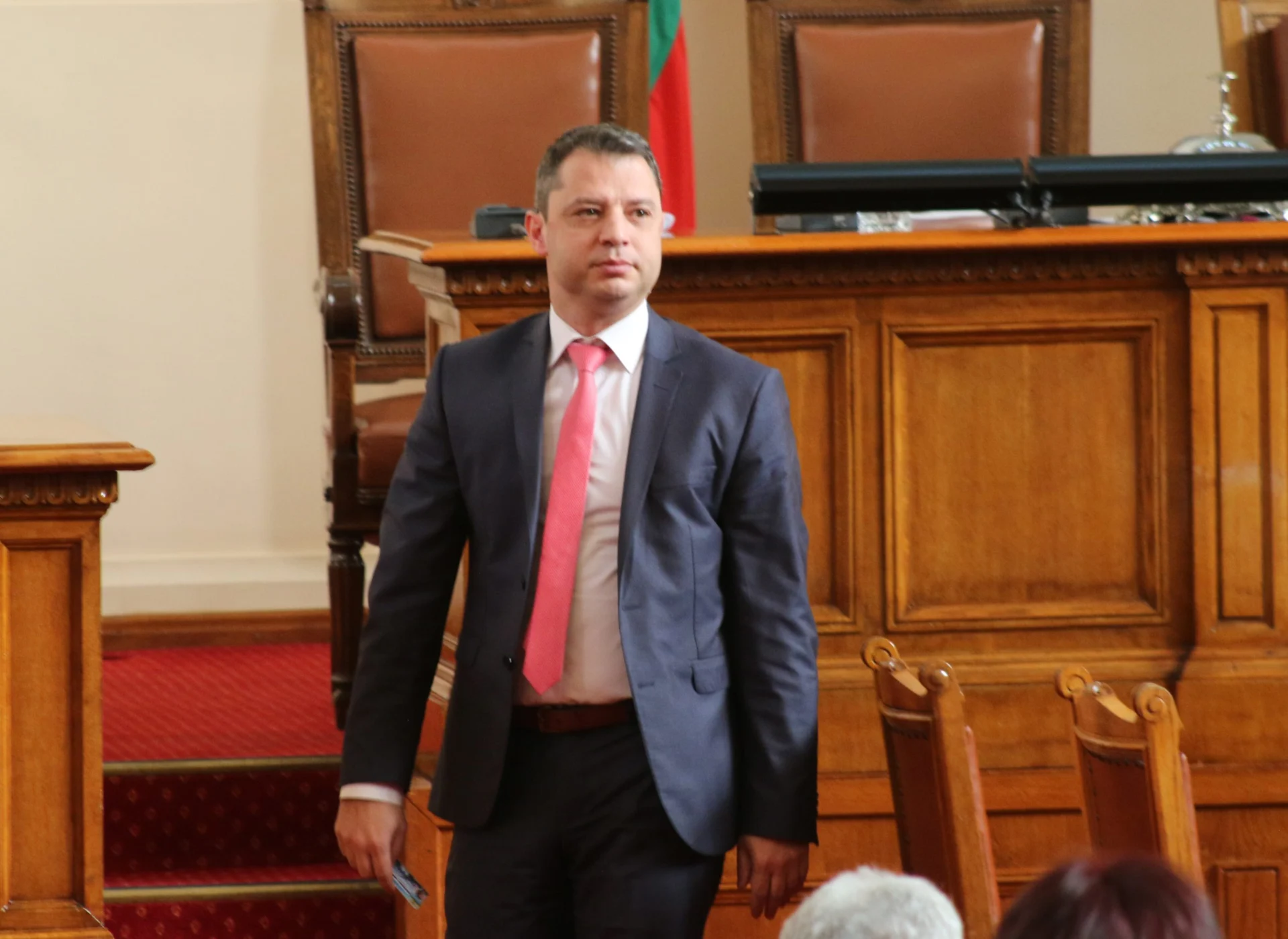 Парламент Делян Добрев