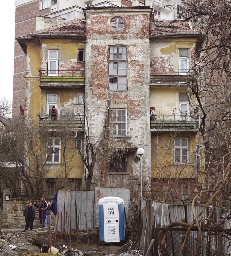 Масово жилищата у нас са в такова състояние.