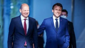 еманюел макрон олаф шолц