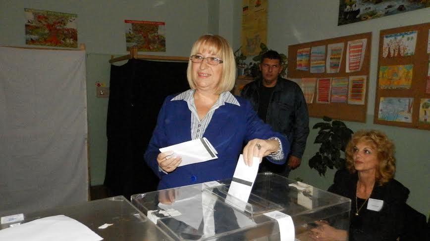 Цецка Цачева призова плевенчани да гледат децата си в града