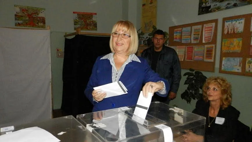 Цецка Цачева призова плевенчани да гледат децата си в града