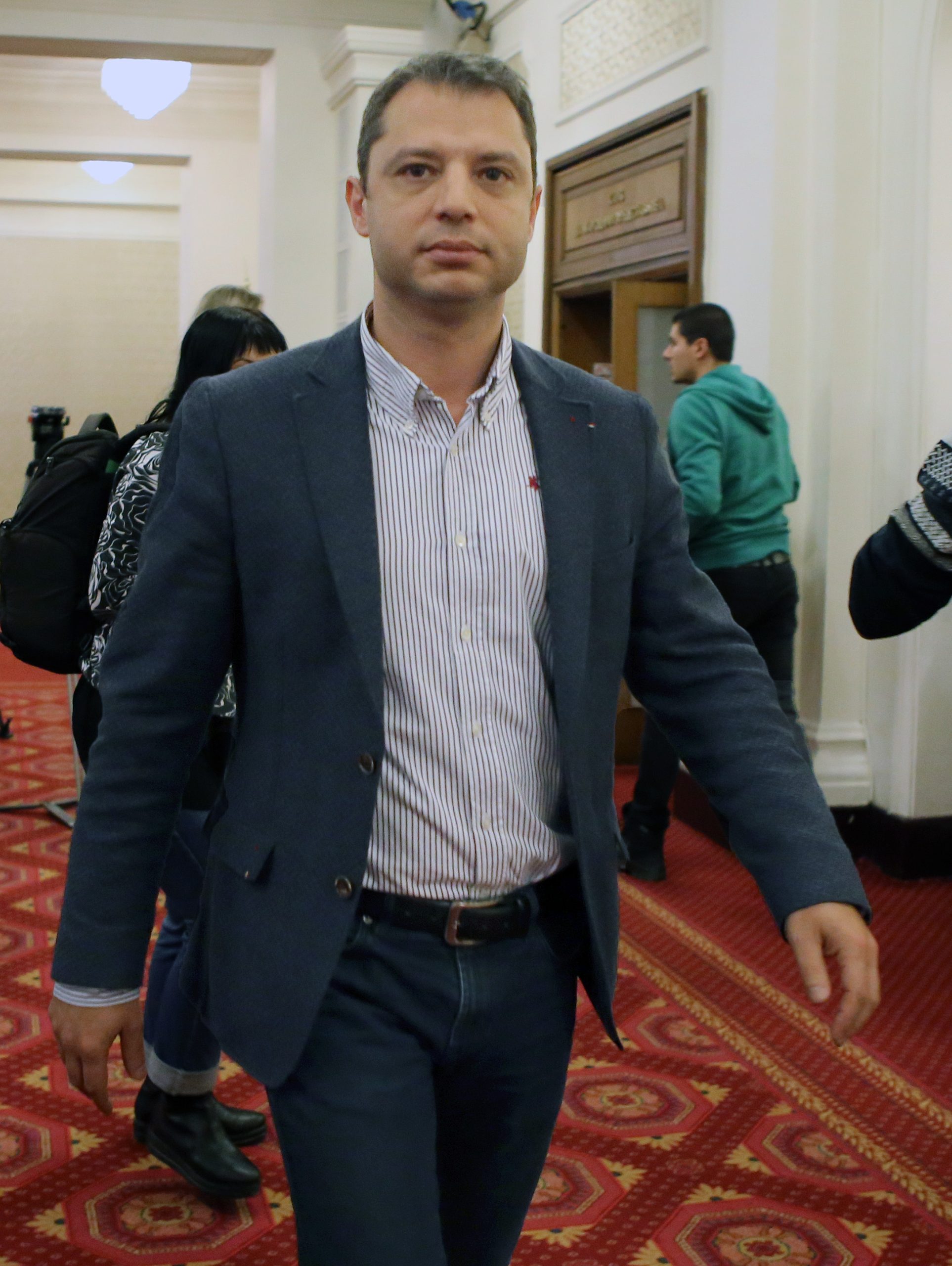 Парламент Делян Добрев