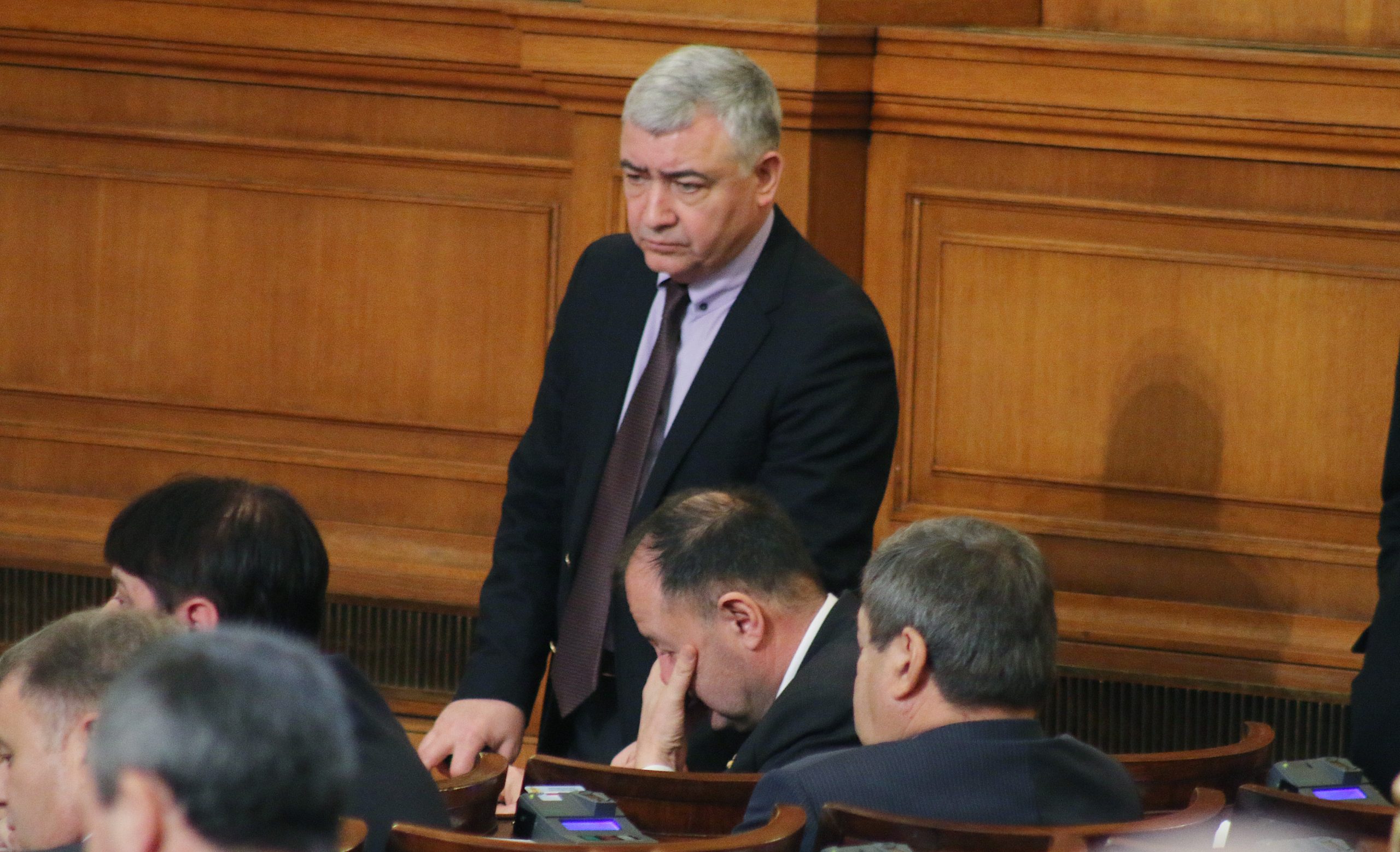 Парламент Атанас Мерджанов Михаил Миков