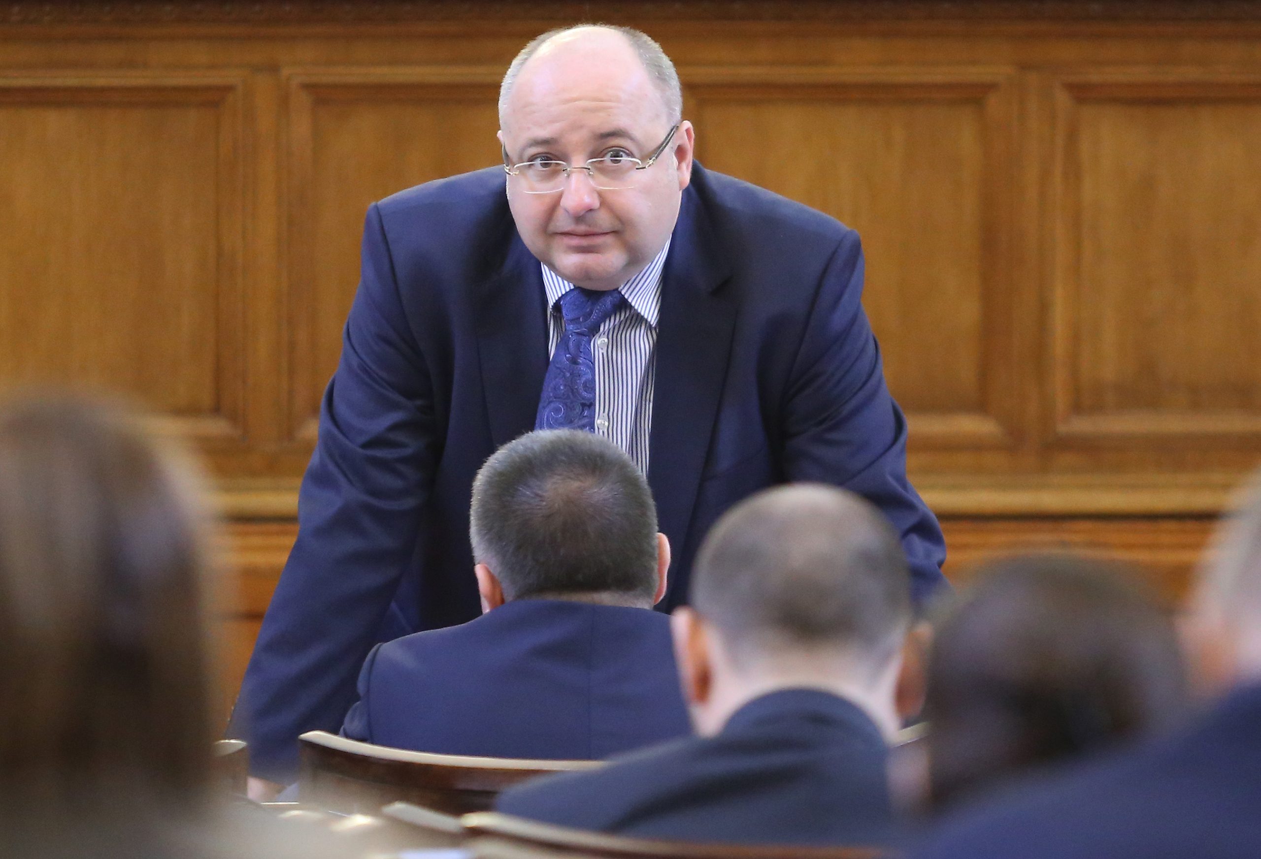 Парламент Четин Казак