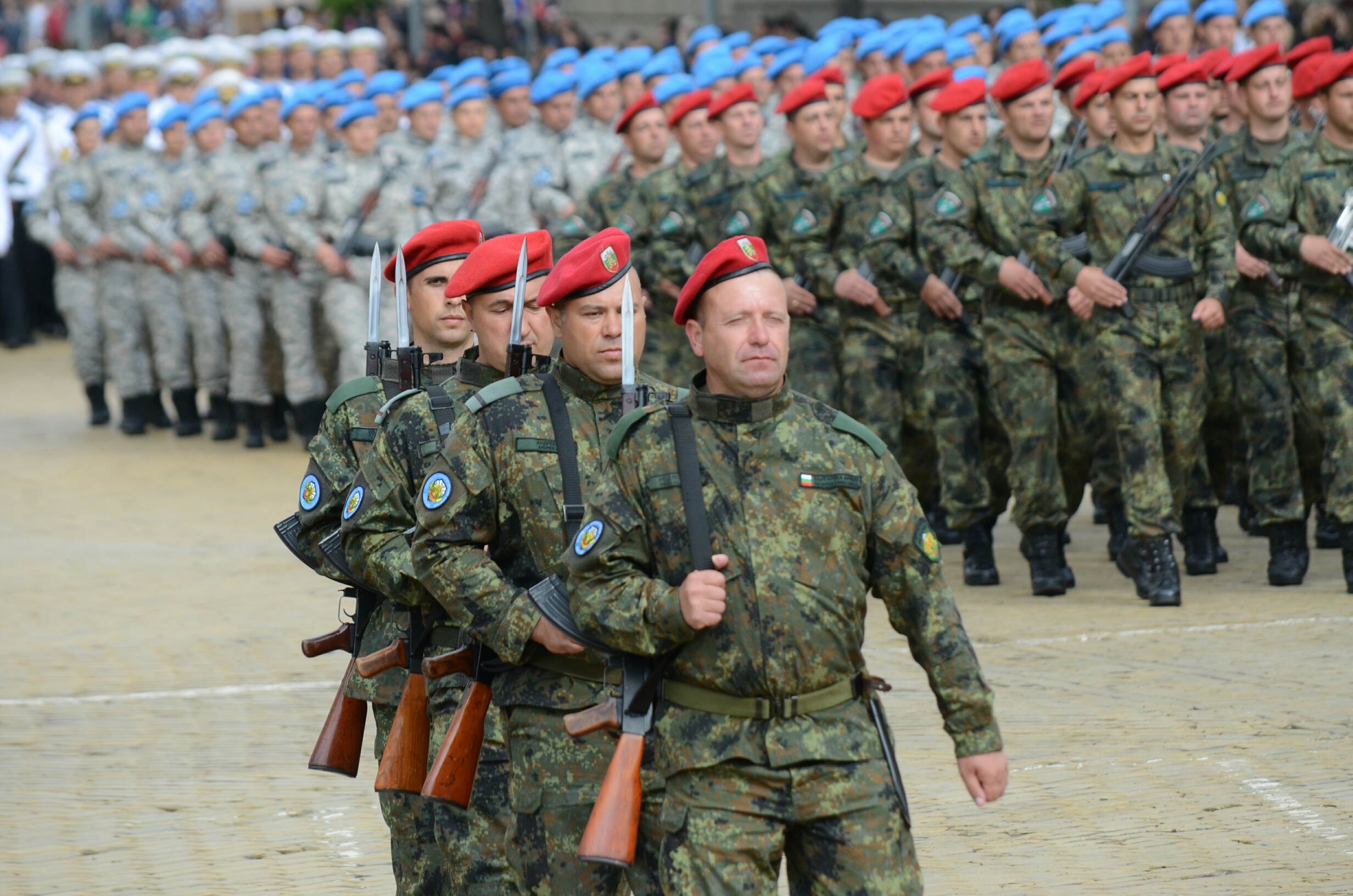 6 май парад военен Гергьовден